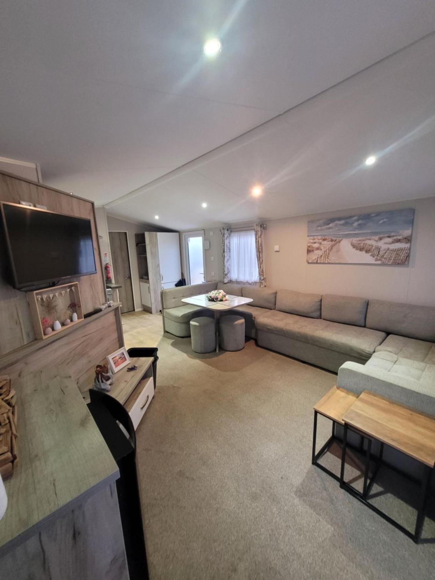 A22 Unity Beach Holiday Resort Unity Brean Sleeps 8 People 3 Bedrooms 1 Pet Stays Free Berrow 外观 照片
